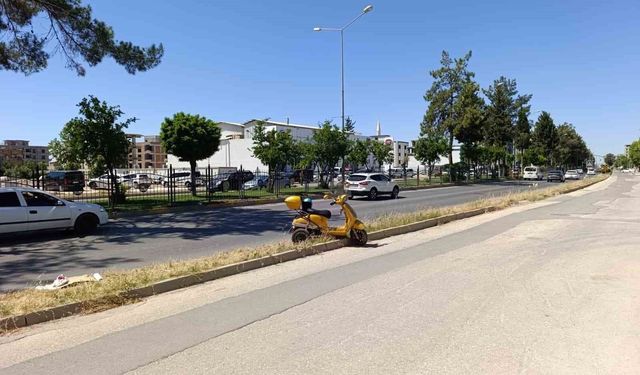 Adıyaman’da devrilen elektrikli motosikletin sürücüsü yaralandı