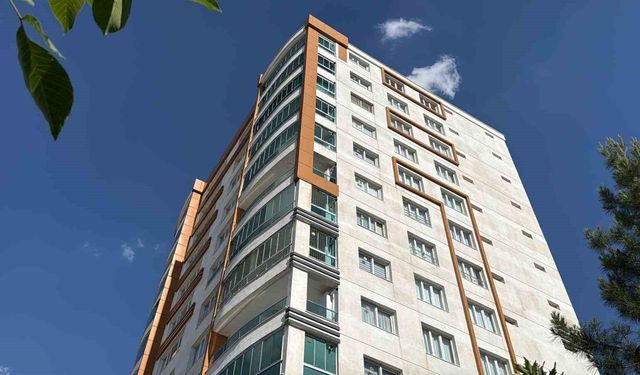 Diyarbakır'da Balkondan Düşen Çocuk Hayatını Kaybetti