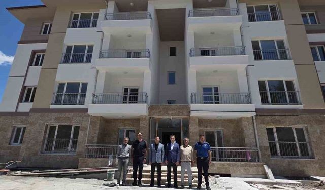 Kaymakam Algın ve Başsavcı Duran, adliye lojmanlarında incelemelerde bulundu