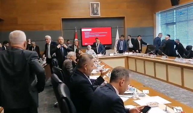 CHP, DEM Parti, İYİ Parti Ve Yeni Yol Grubu Komisyondan Ayrıldı