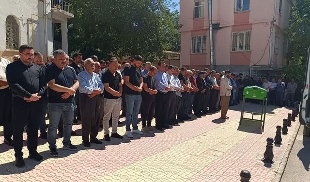 Göksu Çayı'nda Kaybolan İsa Özkul Son Yolculuğuna Uğurlandı