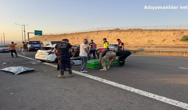 Halfeti Yolunda Feci Kaza 2 Ölü 8 Yaralı