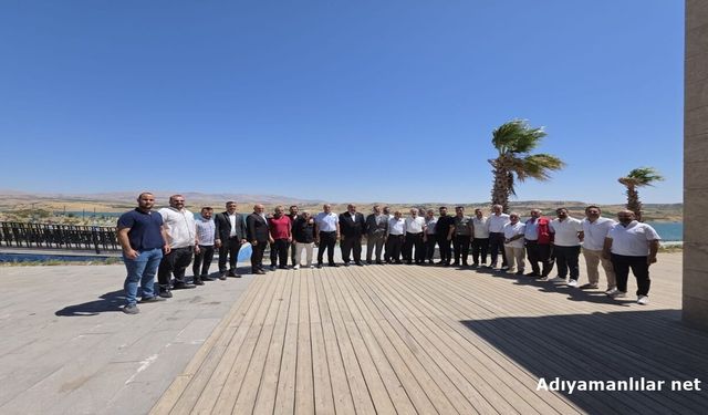 MHP Kahta Muhtarlarla İlçenin Sorunlarını Görüştü