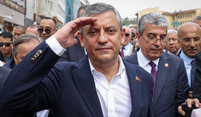 Özgür Özel YENİ Parti Genel Başkanı Seçildi