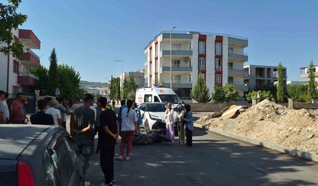 Otomobil ile motosiklet çarpıştı: 2 yaralı