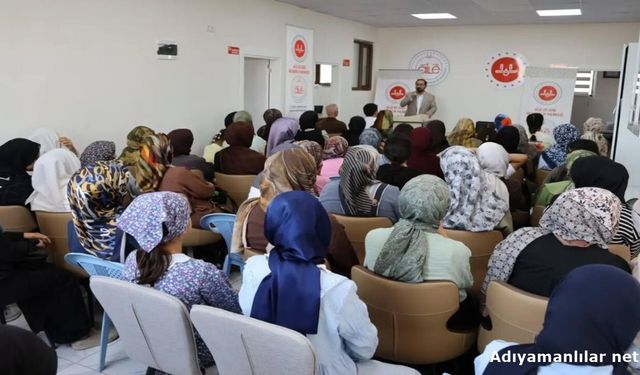 Adıyaman'da Gençler Müftü Şavlı'ya Sorularını Yöneltti