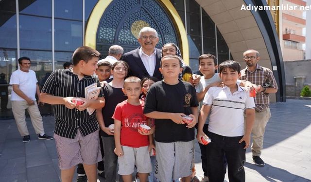 Kahta Belediyesi'nden Kur'an Kursu Öğrencilerine İkram