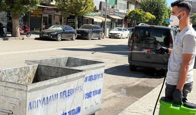 Adıyaman Belediyesi karasinek ve haşereyle mücadele ediyor