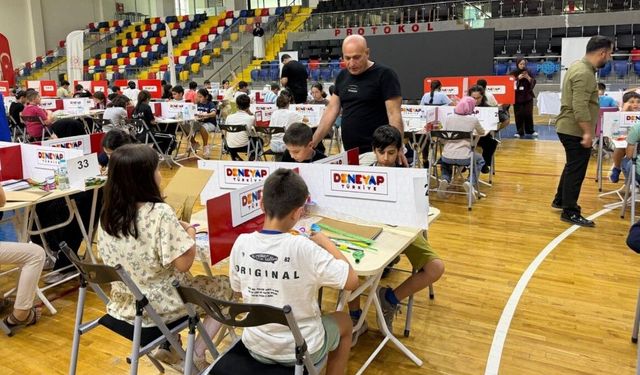 Adıyaman'da gençler teknoloji becerilerini DENEYAP sınavında sergiledi
