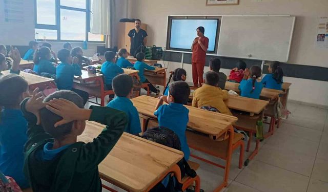 Adıyaman'da hayvan sevgisi okul sıralarına taşındı