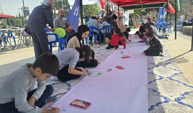 Adıyamanlı çocuklar, Filistinli çocuklar için çizdi