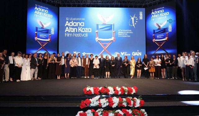 Altın Koza'da ödüller sahiplerini buldu: En iyi film 'Bir Arada Yalnız'