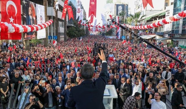Özgür Özel: 'AK Parti'nin 'ak' dediği ne varsa kara çıkmıştır'