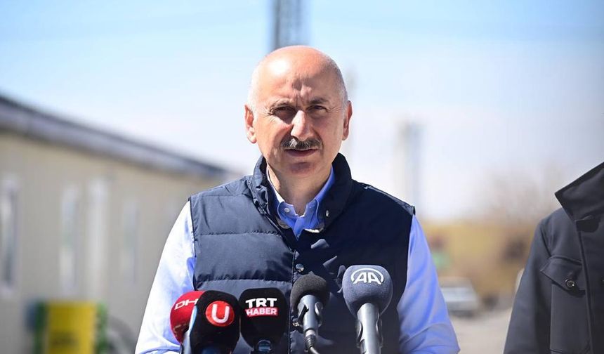 Bakan Karaismailoğlu: Adıyaman'daki konteyner ve prefabrik evlerde 1700 aile barınıyor 