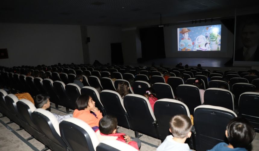 Kahta’daki öğrencilere sinema etkinliği