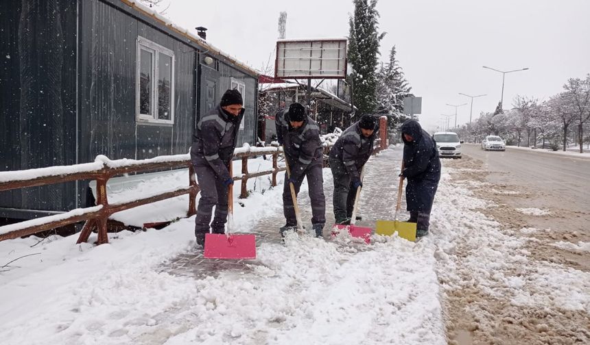 Besni Belediyesi’nde kar mesaisi başladı