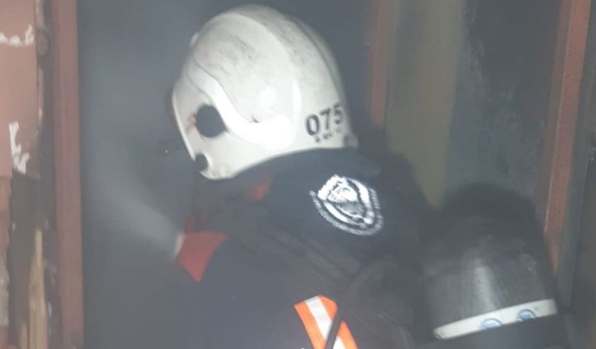 Malatya'da orta hasarlı binada yangın çıktı