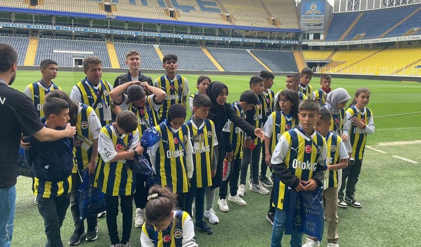 Depremzede çocuklara Fenerbahçe Başkanı Ali Koç’tan sürpriz 