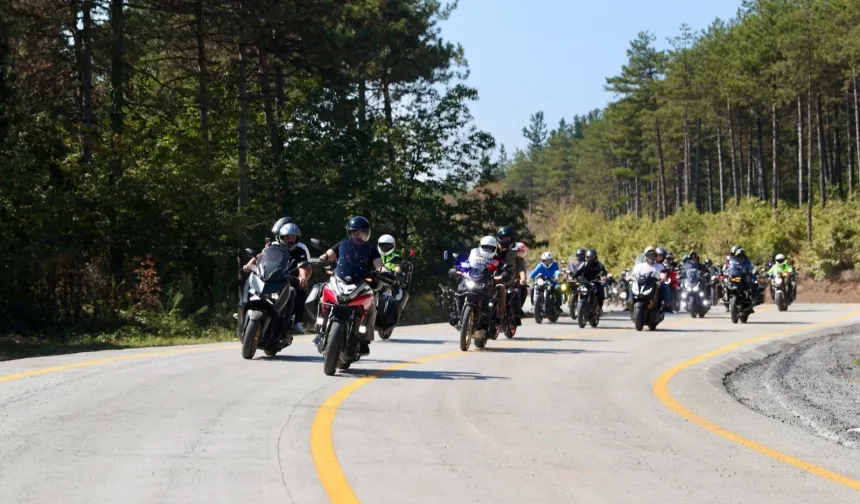 Vali Aslan, motosiklet tutkunlarıyla buluştu