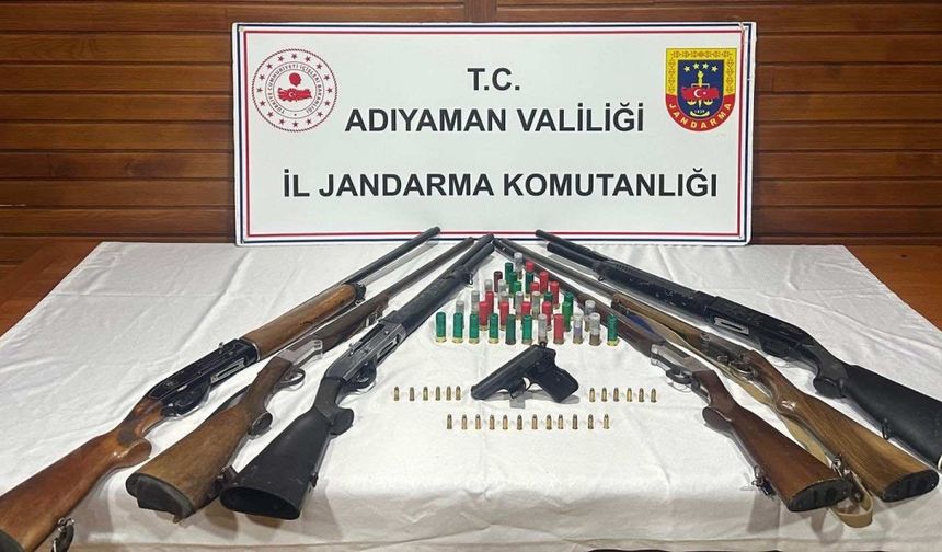 Adıyaman’da bir evde çok sayıda silah ele geçirildi: 1 gözaltı 