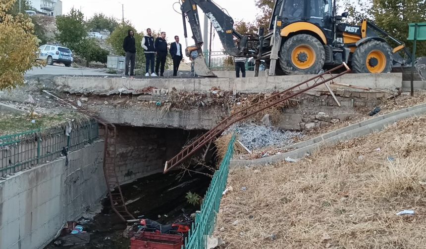 Adıyaman'da iki ayrı kazada 2 kişi yaralandı  - Videolu Haber