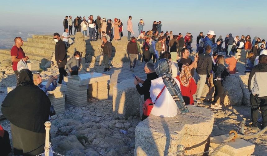 Nemrut Dağı’nı 112 bin turist ziyaret etti 