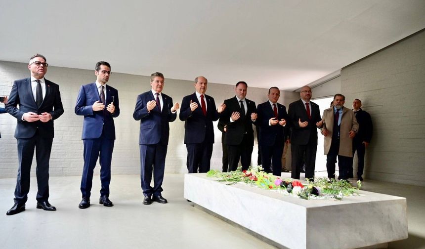 Rauf Denktaş, ölümünün 13. yıl dönümünde törenlerle anıldı  - Videolu Haber