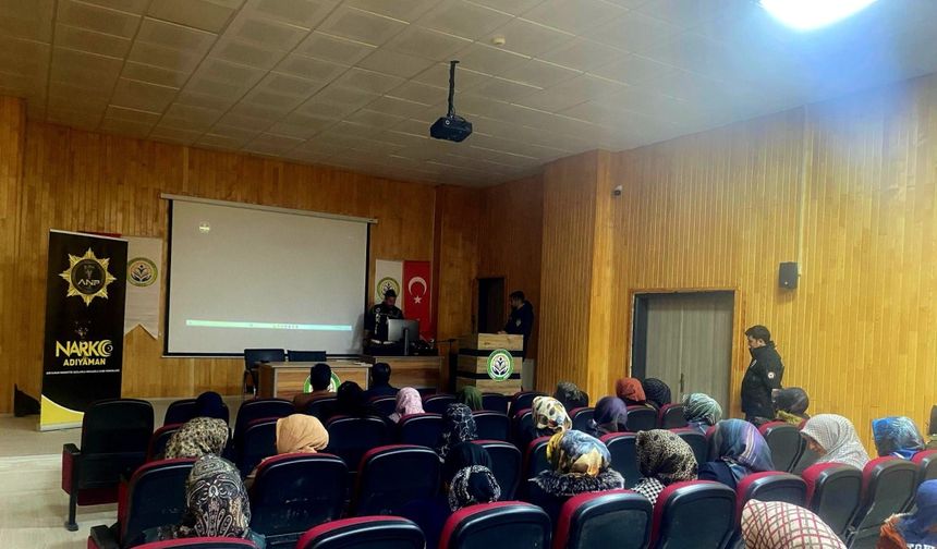 Çelikhan’da annelere ‘En İyi Narkotik Polisi Anne Projesi’ anlatıldı