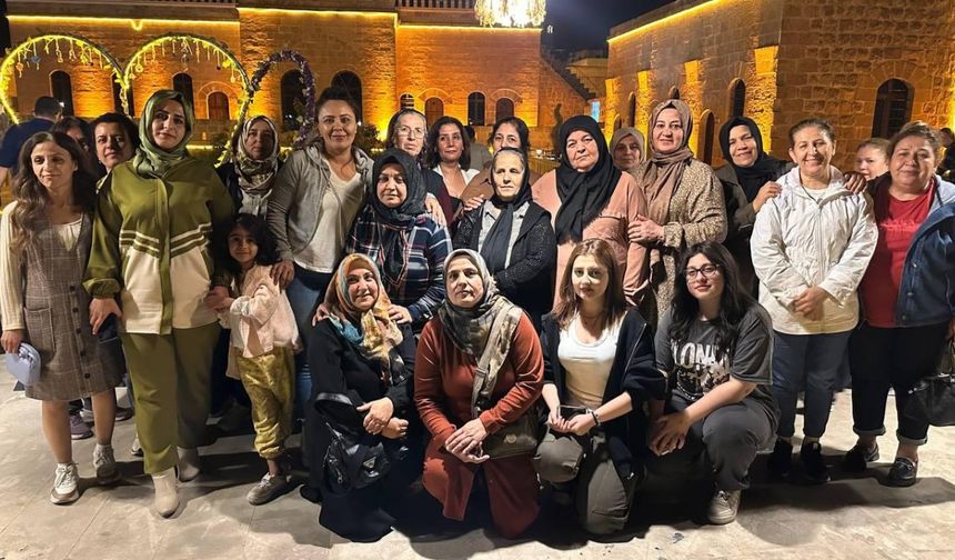 Adıyaman Belediyesi’nden depremzede kadınlara moral gezisi  - Videolu Haber