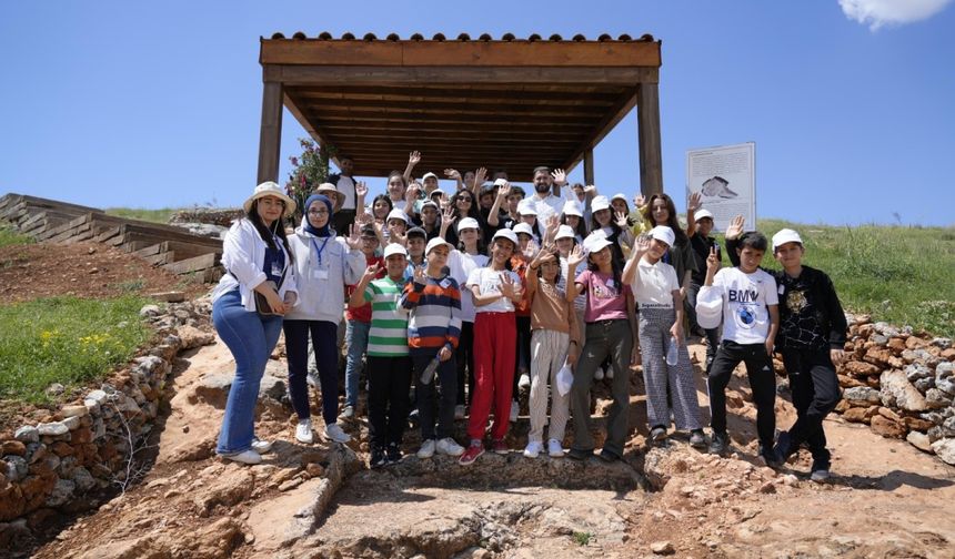 Adıyaman Üniversitesi Arkeoloji Topluluğu'ndan minik kâşiflere kültürel miras eğitimi 
