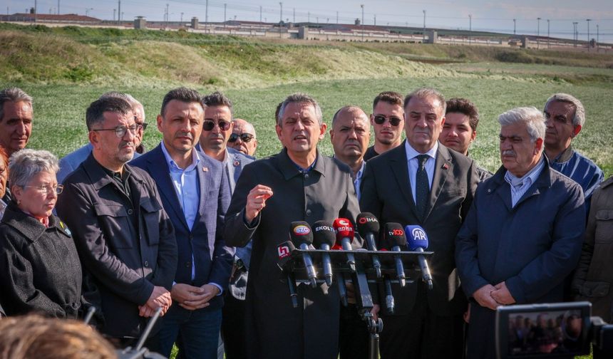 Özgür Özel: 'İmamoğlu’nun adaylıktan çekilmesi söz konusu değil, Türkiye’nin gelecek Cumhurbaşkanı İmamoğlu olacaktır' 