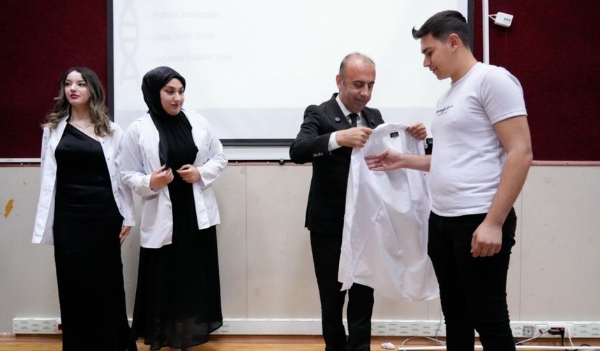 Adıyaman Üniversitesi Eczacılık Fakültesi’nde ‘Beyaz Önlük Töreni’ gerçekleştirildi 