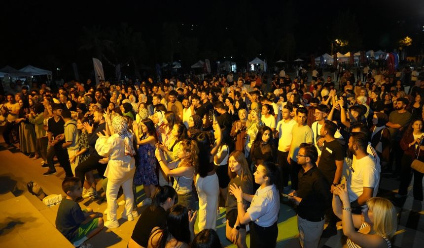 ADYÜ’de ‘Bahar Şenliği ve Türk Mutfağı Haftası’ coşkusu: Kültür, sanat ve sporla dopdolu ikinci gün 