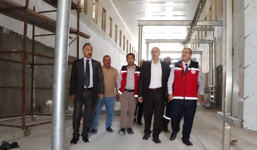 Akkan, Yapımı devam eden Hayvan Pazarı ve Mezbahane Tesisini inceledi
