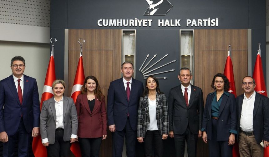 DEM Parti-CHP görüşmesi başladı: Hatimoğulları ve Bakırhan başkanlığındaki heyet, Özel ile bir araya geldi 
