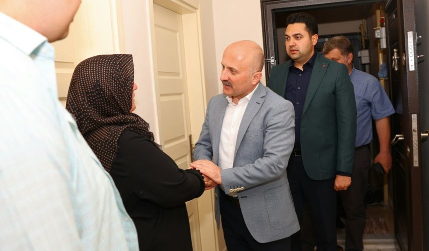 Vali Osman Varol, Şehit Özer Salik’in ailesini ziyaret etti 