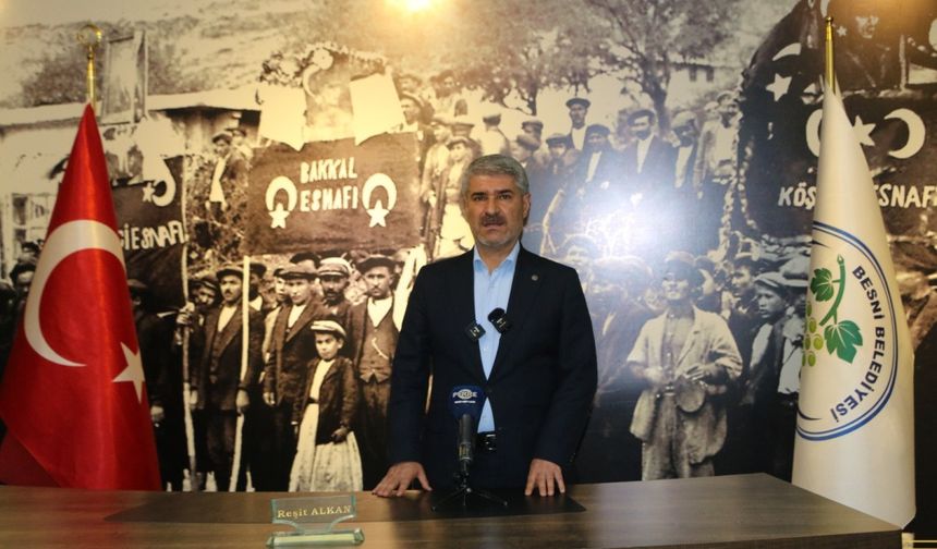 Başkan Reşit Alkan: ‘Küllerimizden böyle doğacağız, bambaşka bir Besni inşa ediyoruz’  - Videolu Haber