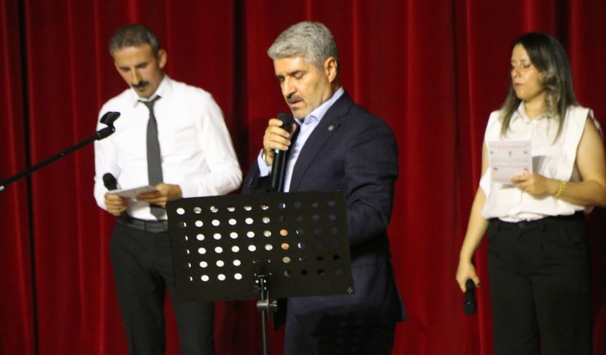 Besni Sanat Platformu’ndan şiir ve türkü dolu ‘Şiirlerin Dile Geldiği Gece’  - Videolu Haber