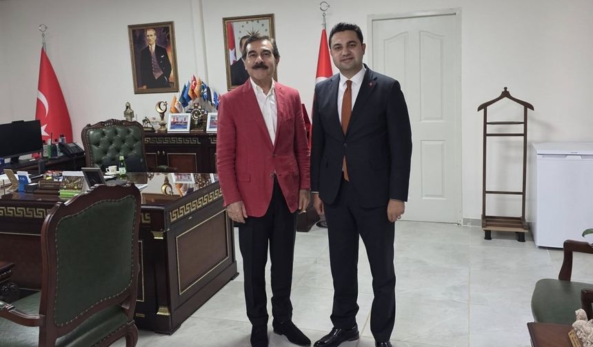 Kaymakam Tarık Buğra Seyhan, TRT Sanatçısı Mehmet Seske’yi ağırladı