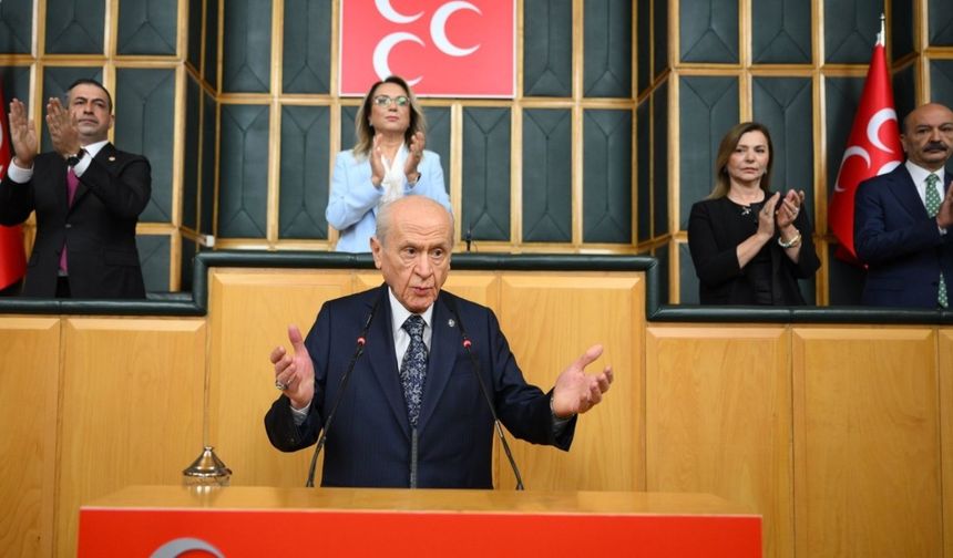 Bahçeli’den Özel’e tepki ve destek: 'Sokak sokak gez de görelim, ama duruşmalar TRT’de yayınlansın' 