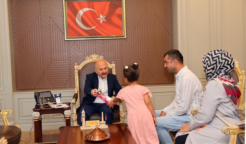 Vali Dr. Osman Varol, Halk Buluşmalarında vatandaşları dinlemeye devam ediyor 
