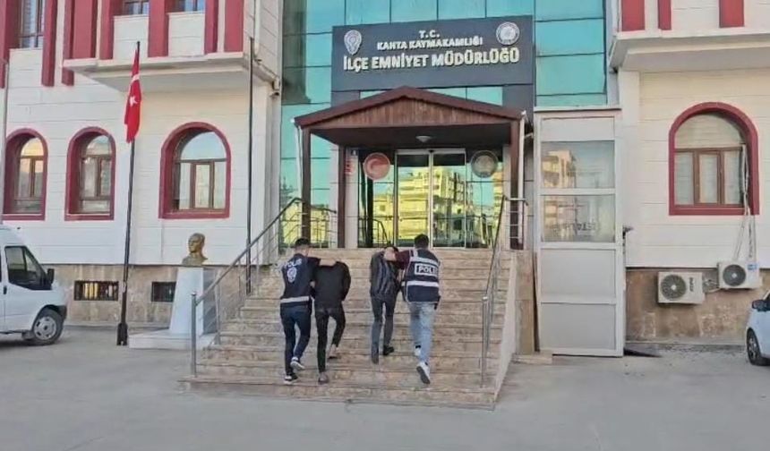 Kahta’da Bıçaklı Saldırı: 1 Kişi Hayatını Kaybetti, 2 Şüpheli Tutuklandı 