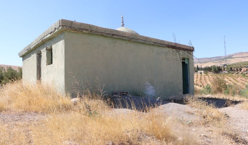 Adıyaman’da bulunan ‘Yel Baba’ Türbesi kaderine terk edildi  - Videolu Haber