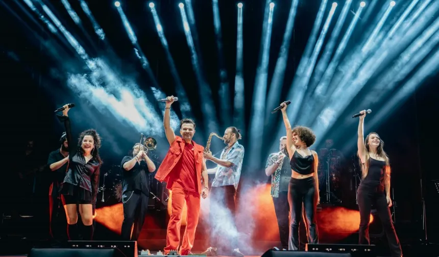 Kenan Doğulu ile Vadi Açıkhava sahnesinde yaza veda