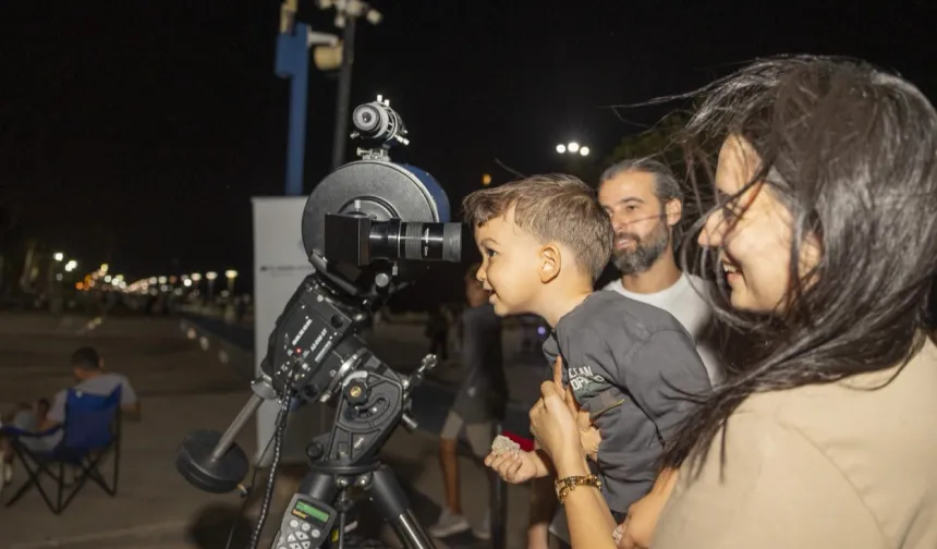 Mersinliler ‘Tam Ay Tutulması’nı seyretti