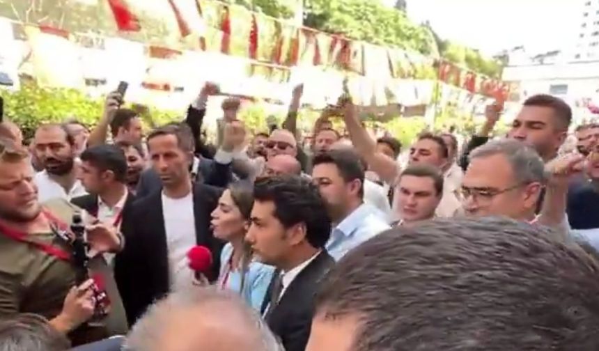 CHP İstanbul İl Kongresi'nde yeni gelişme: Mahkeme durdurulmasını istedi, YSK devamına karar verdi 