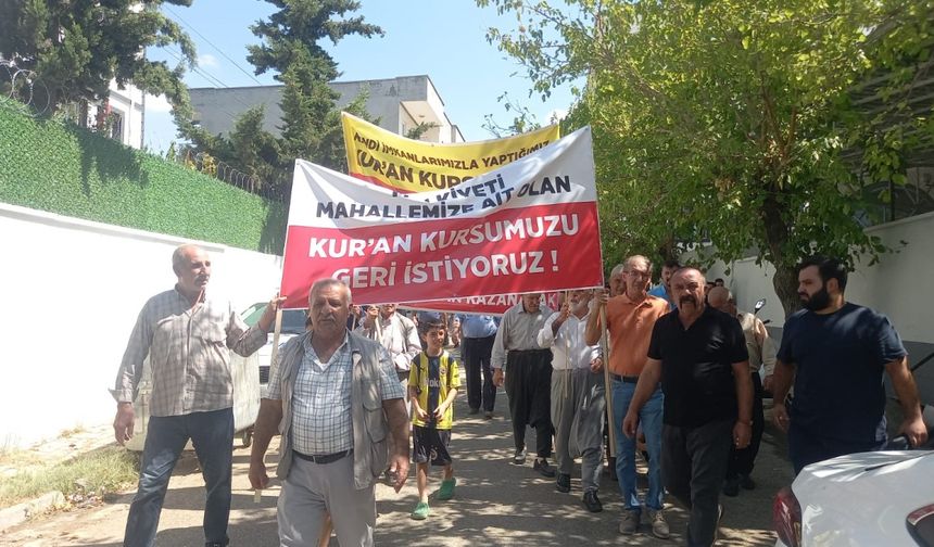 Kahta’daki Kur’an Kursu Krizi’nde Menzil Bağlantısı: Mahalleli Tepkili, İddialar Müftülüğe Yöneldi  - Videolu Haber