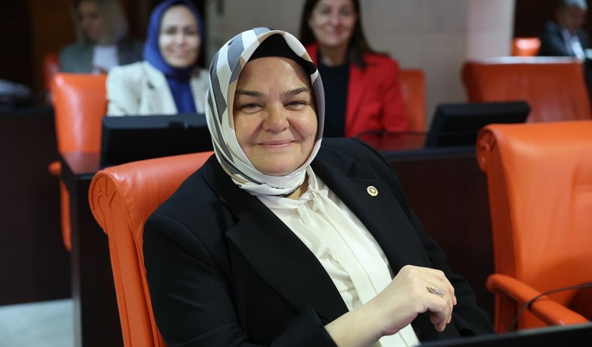 AK Parti Milletvekili Ayşen Gürcan Trafik Kazası Geçirdi: 1 Kişi Hayatını Kaybetti