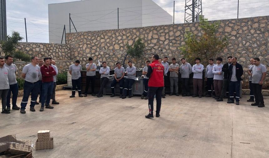 Besni İtfaiyesi'nden fabrika personeline yangın eğitimi