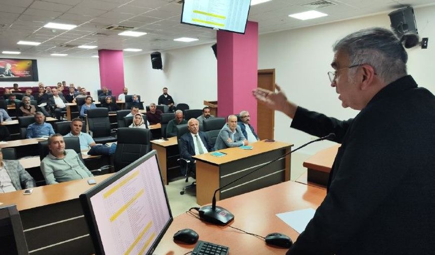 Prof. Dr. Yılmaz'dan Adıyaman Belediyesi'ne 'stratejik planlama' eğitimi